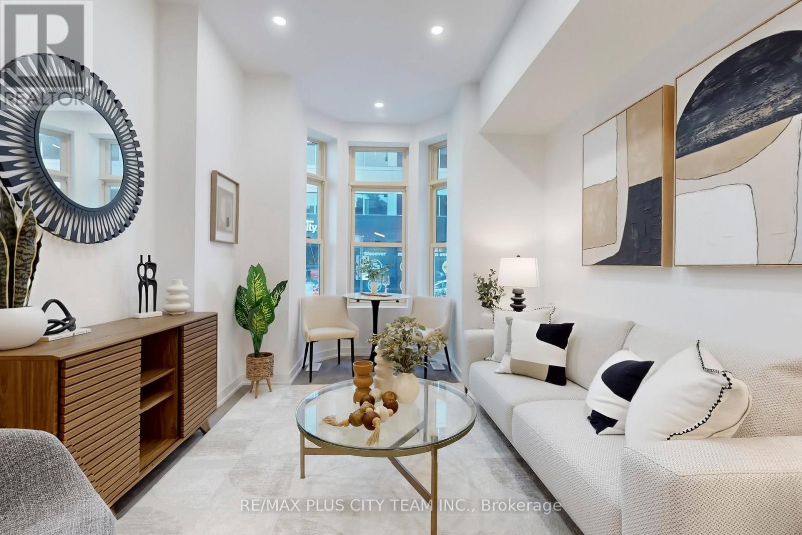 118 Peter Street, Toronto, Ontario  M5V 2G7 - Photo 3 - C12453800