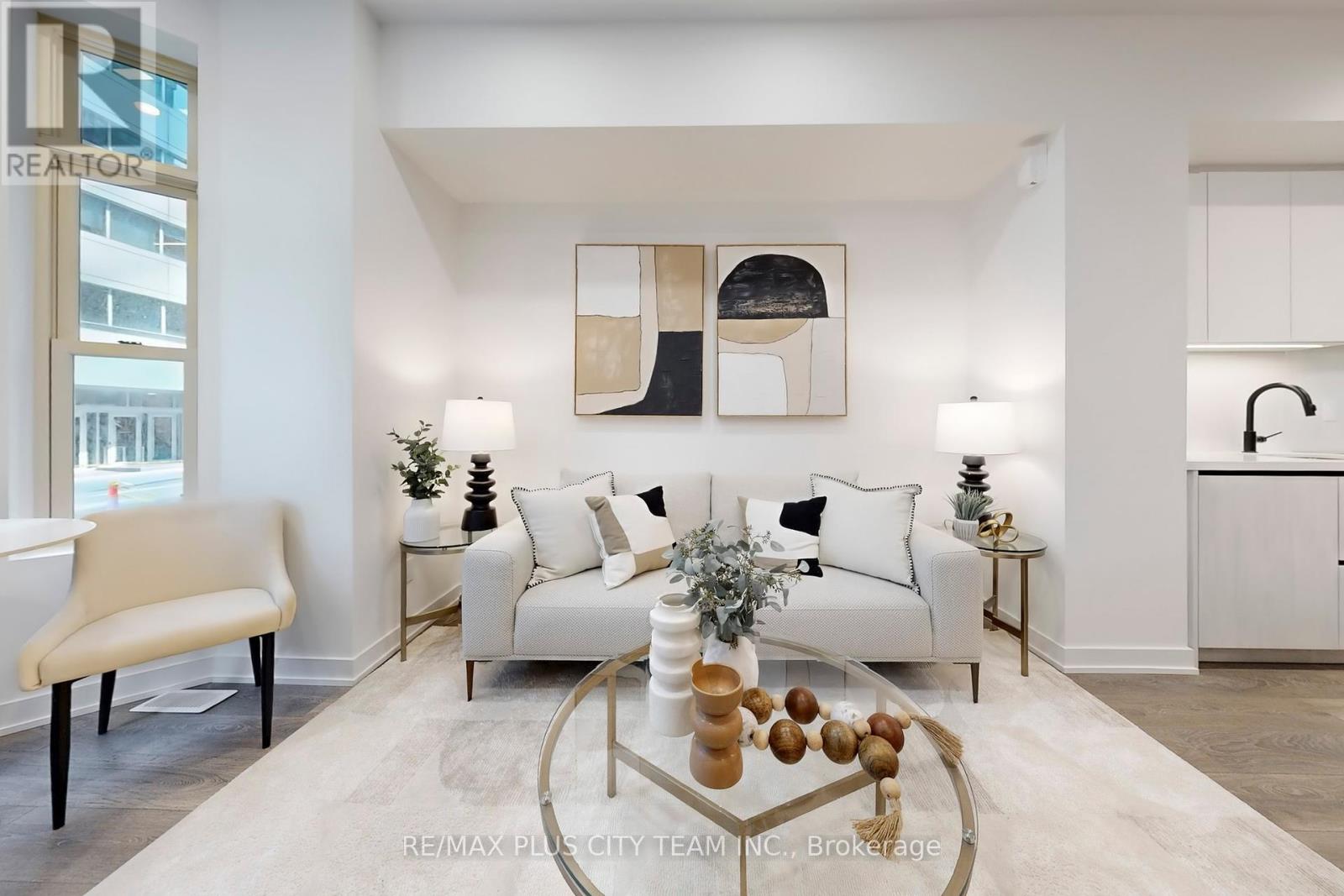 118 Peter Street, Toronto, Ontario  M5V 2G7 - Photo 6 - C12453800