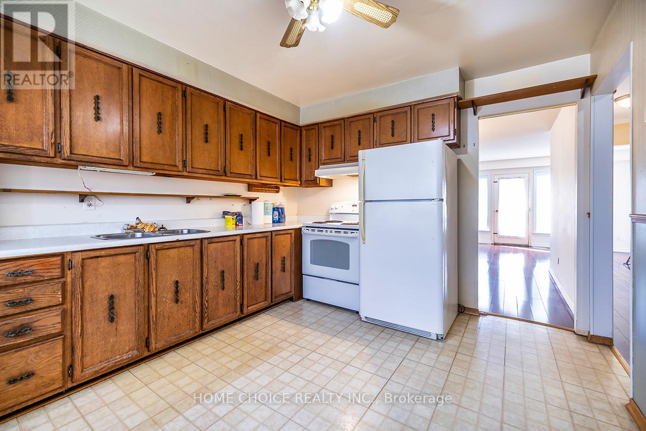 324 Grandview Street S, Oshawa (Donevan), Ontario  L1H 7C7 - Photo 6 - E12453701