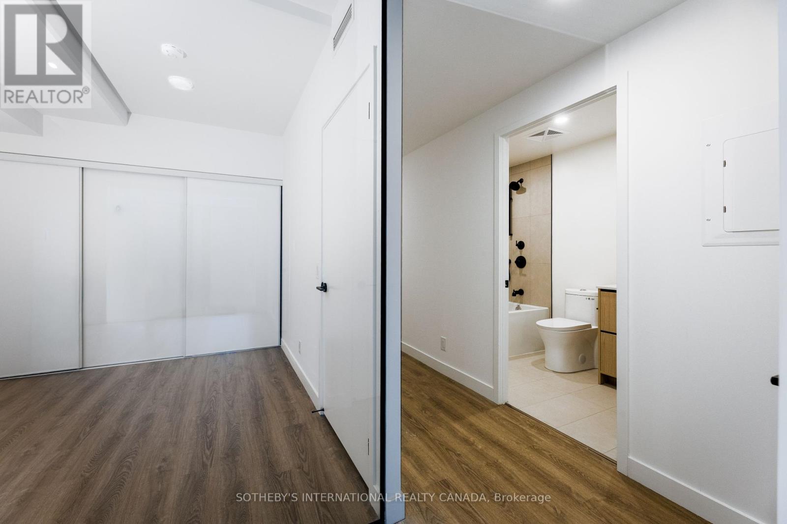 1117 - 1050 Eastern Avenue, Toronto, Ontario  M4L 0B7 - Photo 4 - E12453727