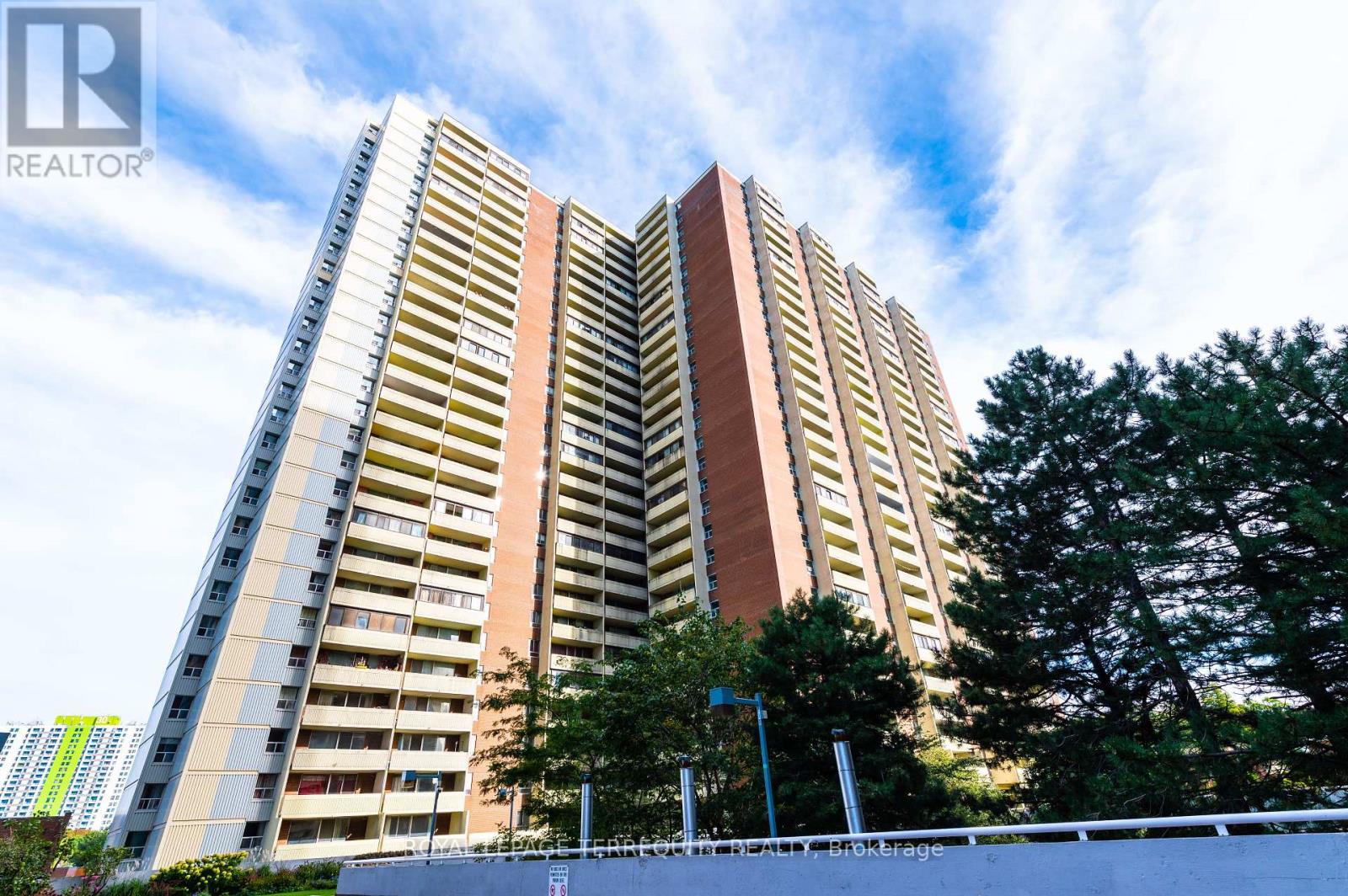 2807 - 5 Massey Square, Toronto (Crescent Town), Ontario  M4C 5L6 - Photo 2 - E12453789