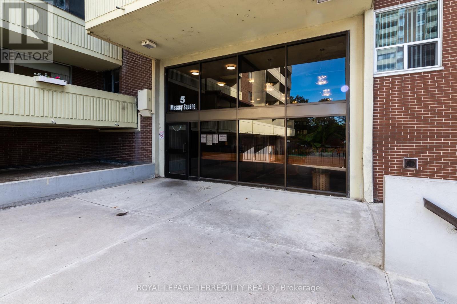 2807 - 5 Massey Square, Toronto (Crescent Town), Ontario  M4C 5L6 - Photo 24 - E12453789