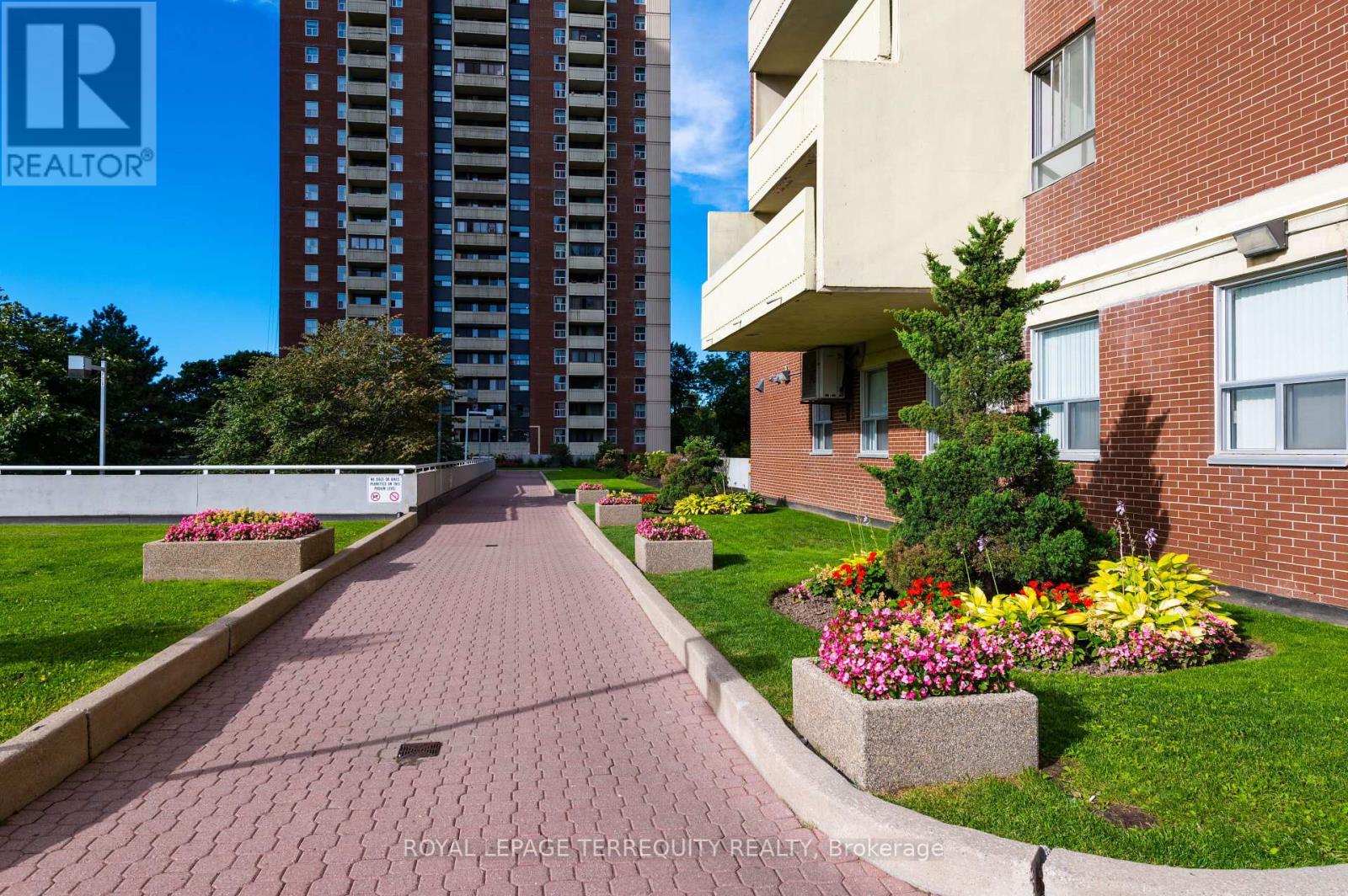 2807 - 5 Massey Square, Toronto (Crescent Town), Ontario  M4C 5L6 - Photo 3 - E12453789