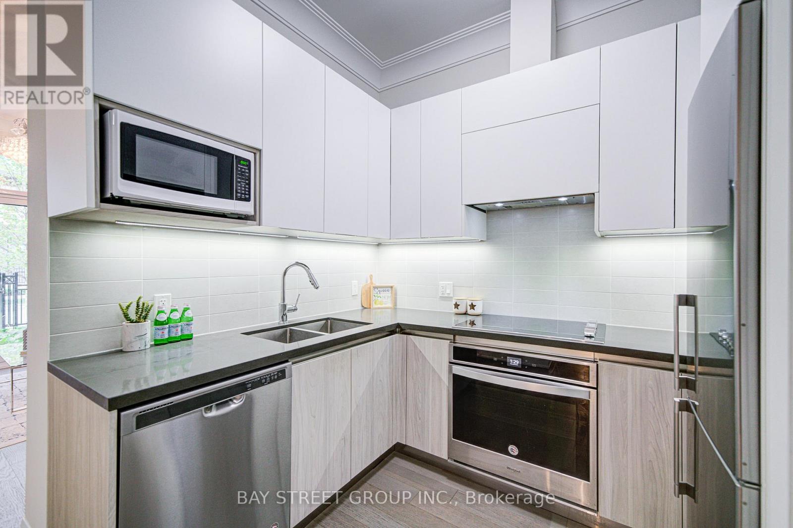 111 - 15 Water Walk Drive, Markham (Unionville), Ontario  L6G 0G2 - Photo 21 - N12453634