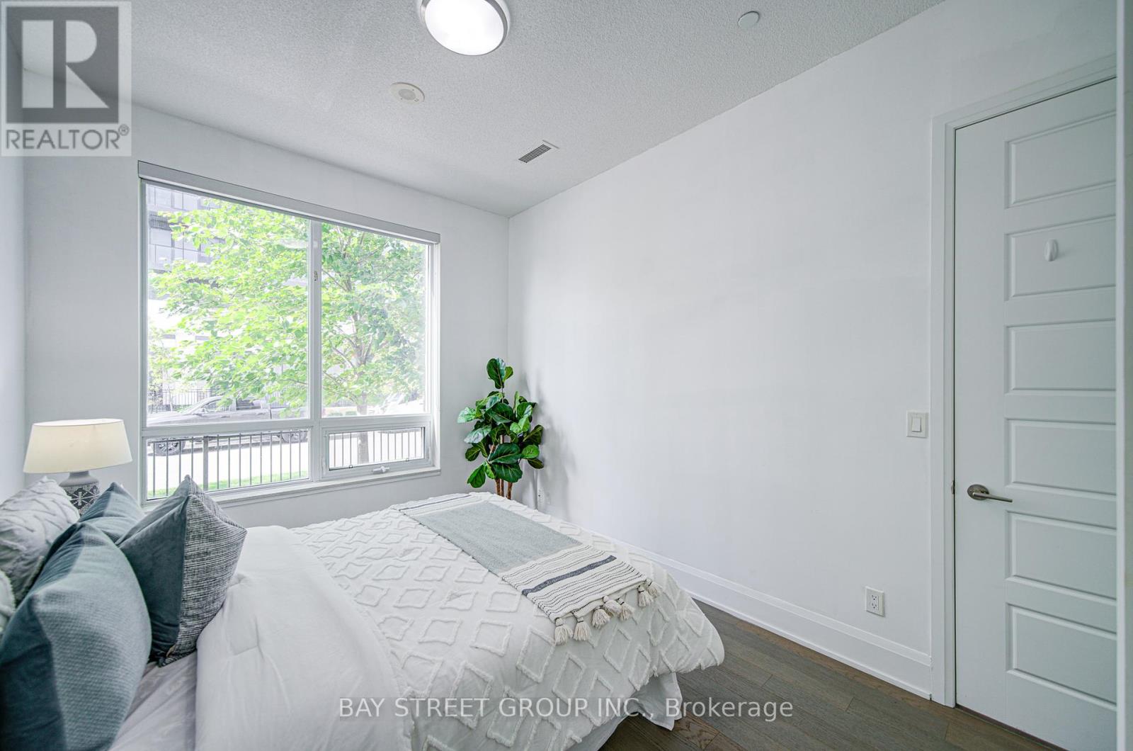 111 - 15 Water Walk Drive, Markham (Unionville), Ontario  L6G 0G2 - Photo 26 - N12453634
