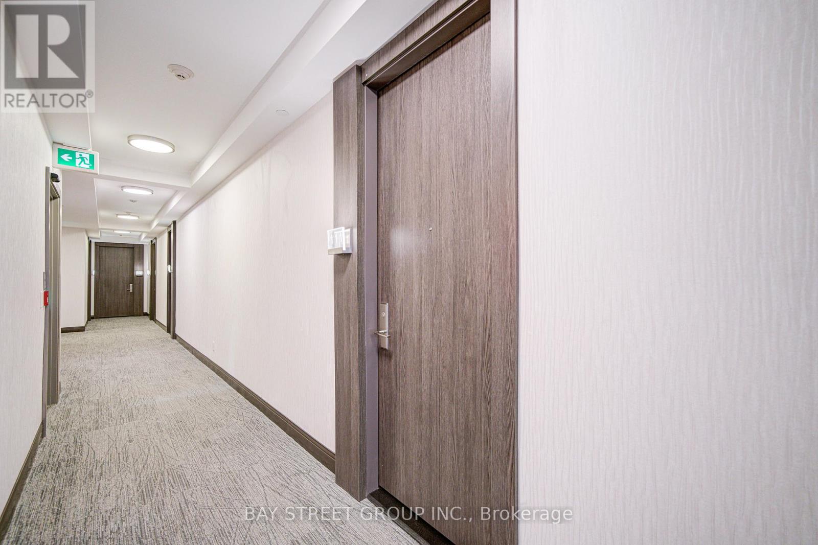 111 - 15 Water Walk Drive, Markham (Unionville), Ontario  L6G 0G2 - Photo 3 - N12453634