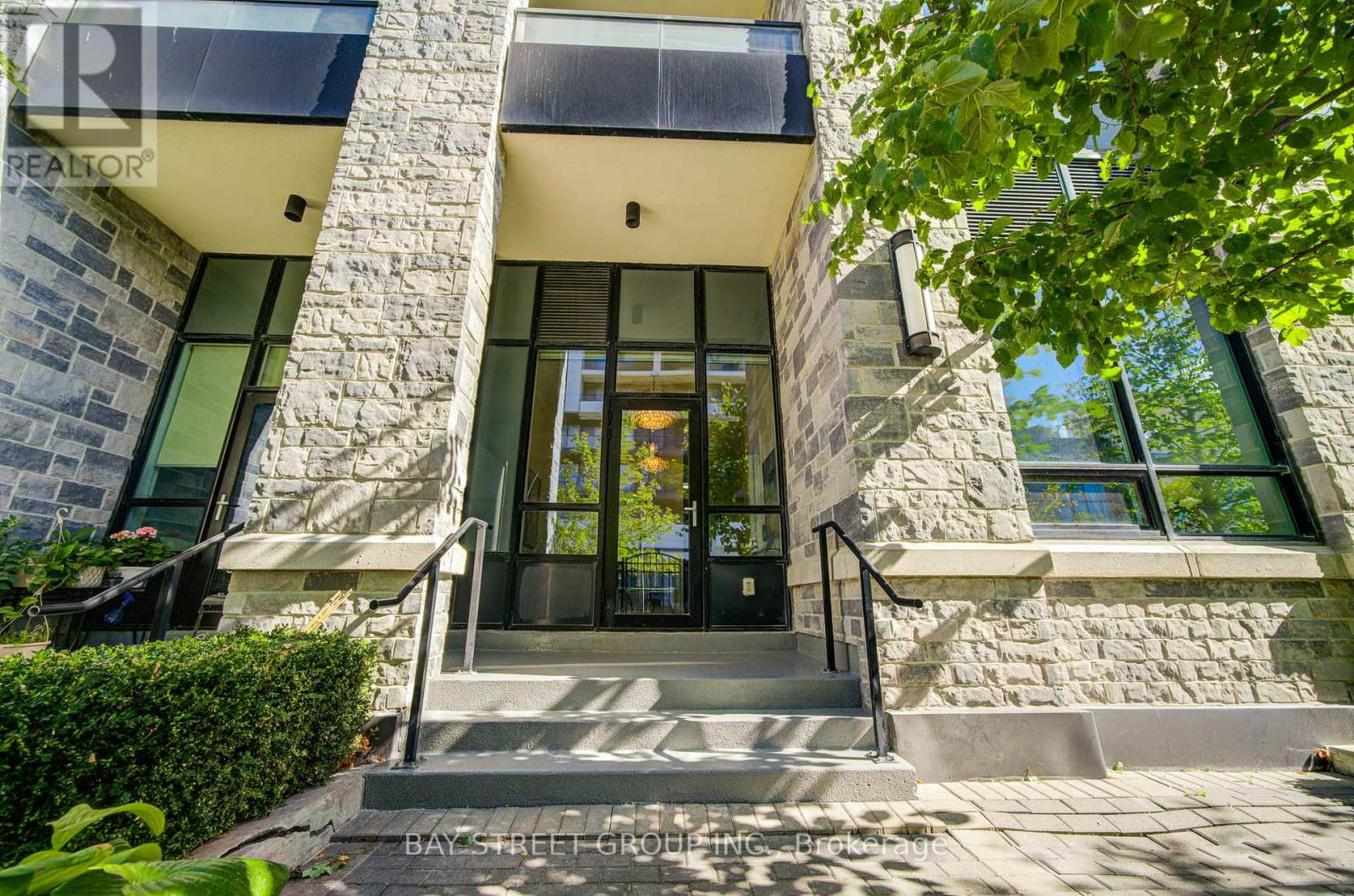 111 - 15 Water Walk Drive, Markham (Unionville), Ontario  L6G 0G2 - Photo 34 - N12453634