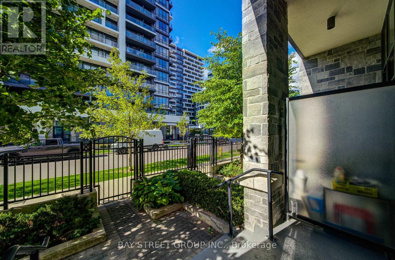 111 - 15 Water Walk Drive, Markham (Unionville), Ontario  L6G 0G2 - Photo 36 - N12453634