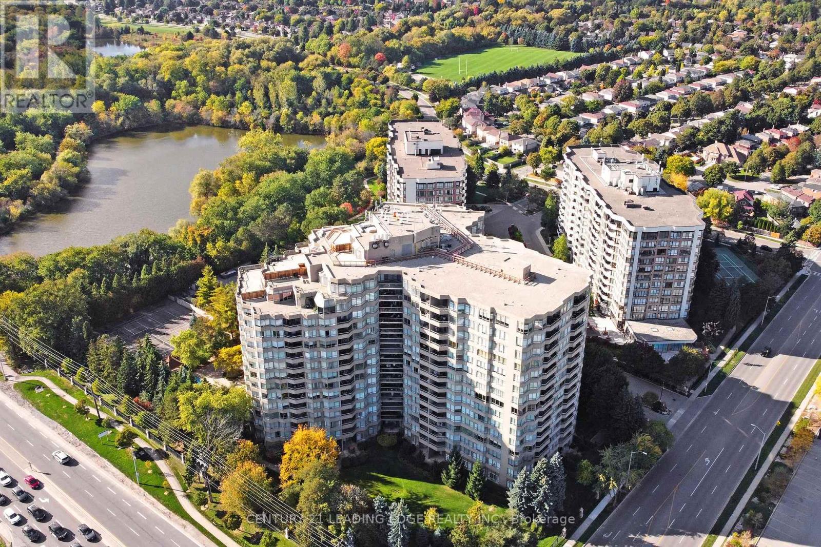1212 - 610 Bullock Drive, Markham (Markville), Ontario  L3R 0G1 - Photo 1 - N12453641