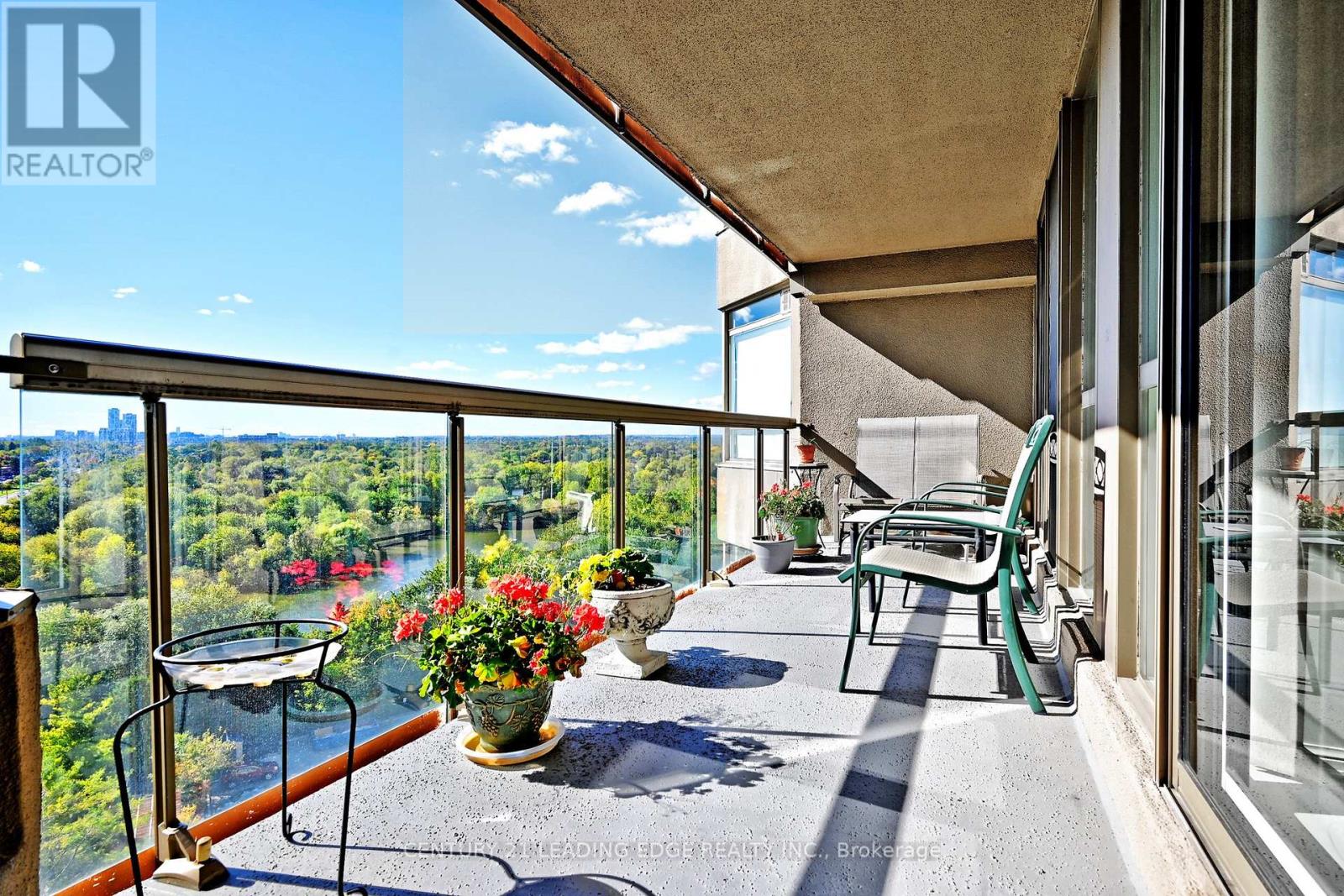 1212 - 610 Bullock Drive, Markham (Markville), Ontario  L3R 0G1 - Photo 11 - N12453641