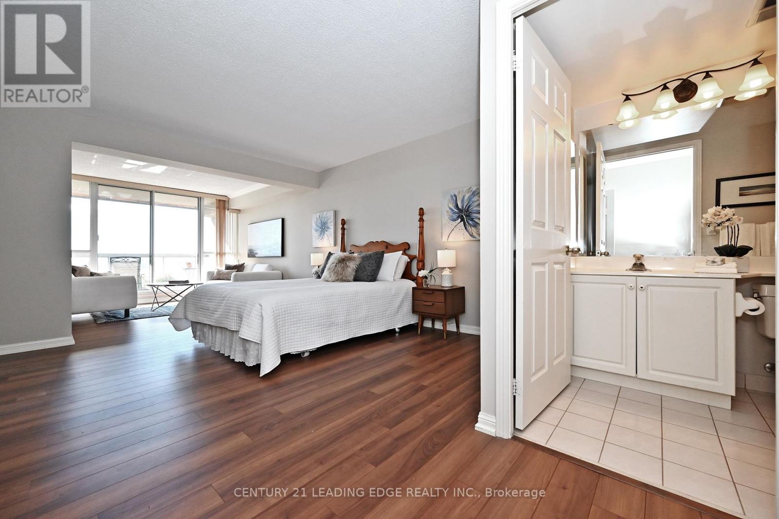 1212 - 610 Bullock Drive, Markham (Markville), Ontario  L3R 0G1 - Photo 37 - N12453641