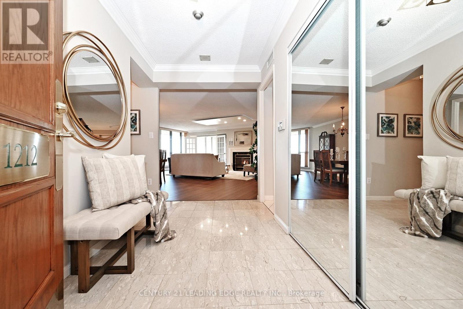 1212 - 610 Bullock Drive, Markham (Markville), Ontario  L3R 0G1 - Photo 6 - N12453641