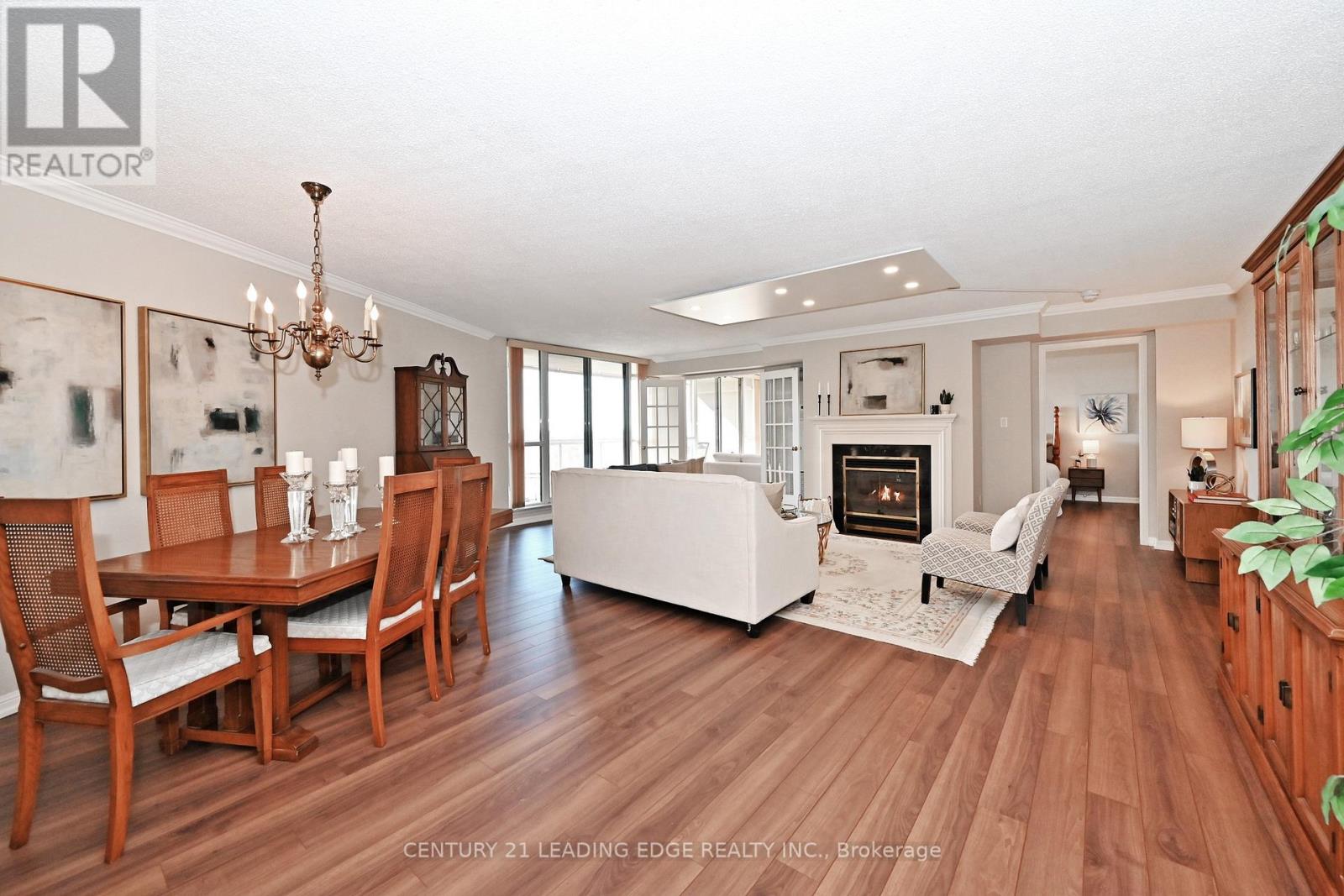 1212 - 610 Bullock Drive, Markham (Markville), Ontario  L3R 0G1 - Photo 7 - N12453641