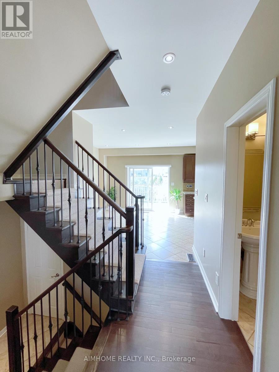 86 Chapman Court, Aurora, Ontario  L4G 0E2 - Photo 10 - N12453642