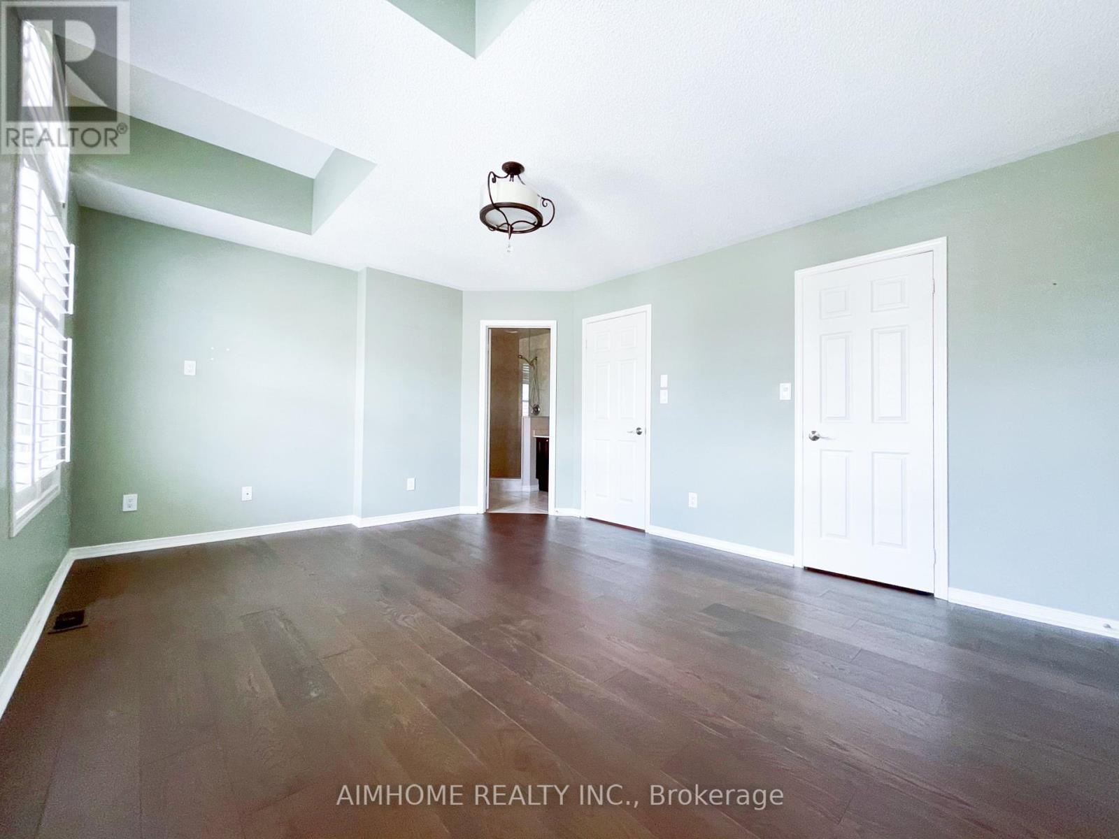 86 Chapman Court, Aurora, Ontario  L4G 0E2 - Photo 13 - N12453642