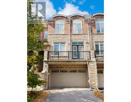 86 CHAPMAN COURT, Aurora, Ontario