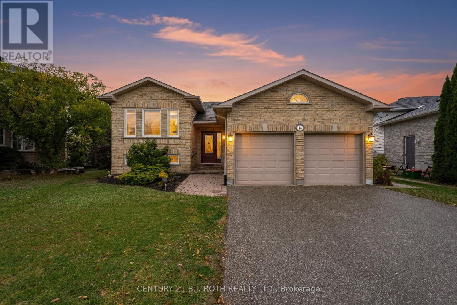 14 Stonemount Crescent, Essa (Angus), Ontario  L0M 1B4 - Photo 1 - N12453715
