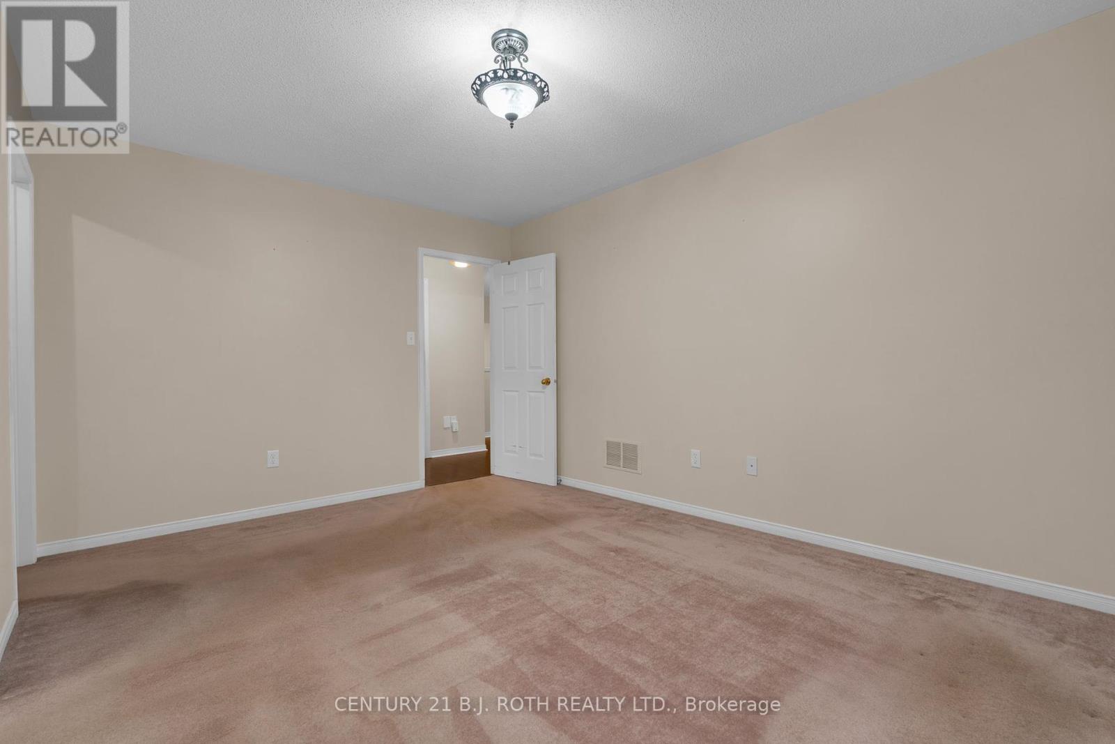 14 Stonemount Crescent, Essa (Angus), Ontario  L0M 1B4 - Photo 12 - N12453715