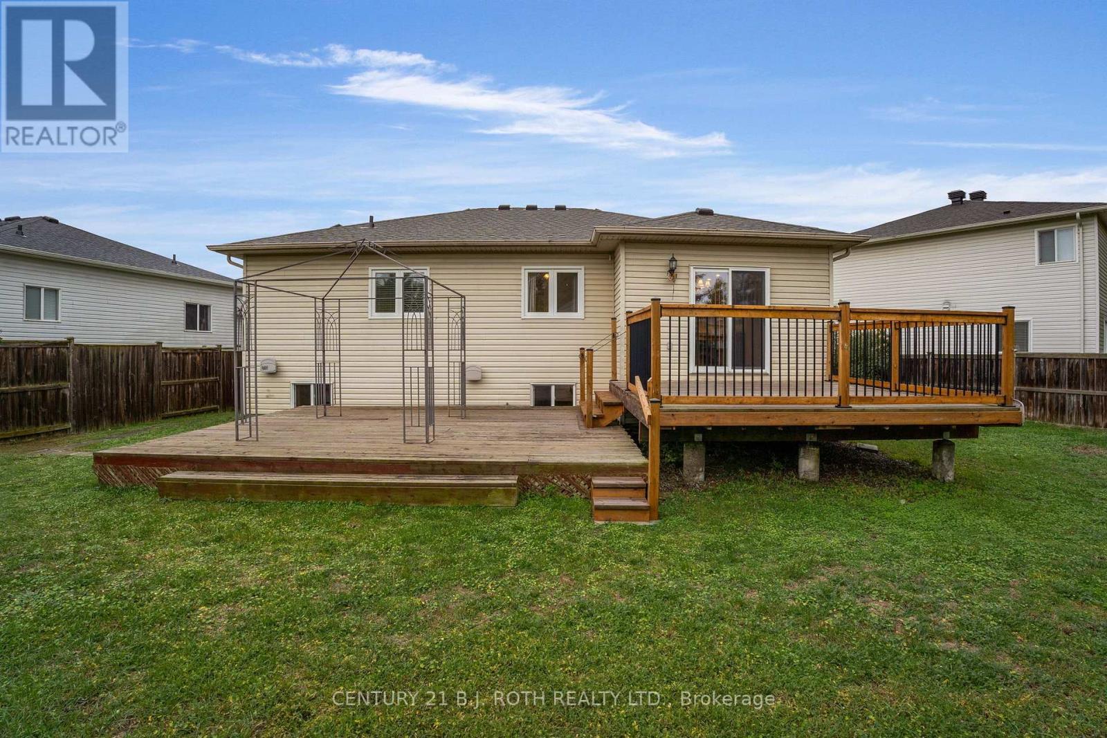 14 Stonemount Crescent, Essa (Angus), Ontario  L0M 1B4 - Photo 23 - N12453715