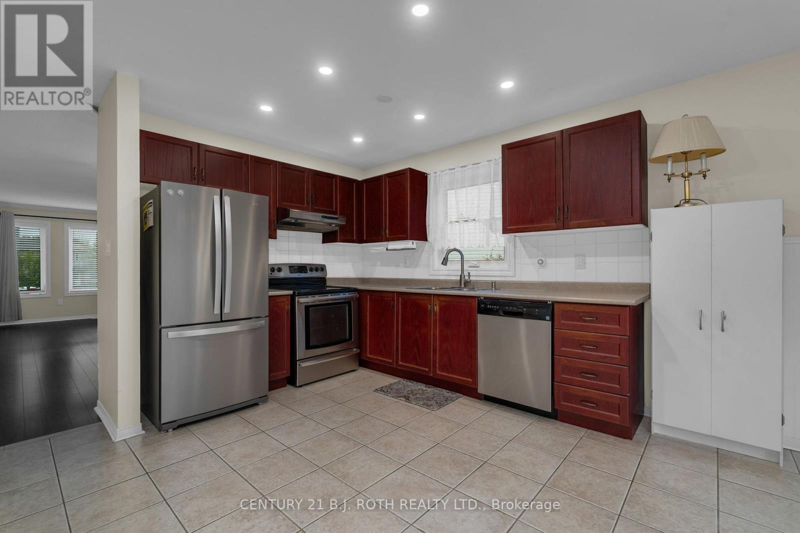 14 Stonemount Crescent, Essa (Angus), Ontario  L0M 1B4 - Photo 7 - N12453715