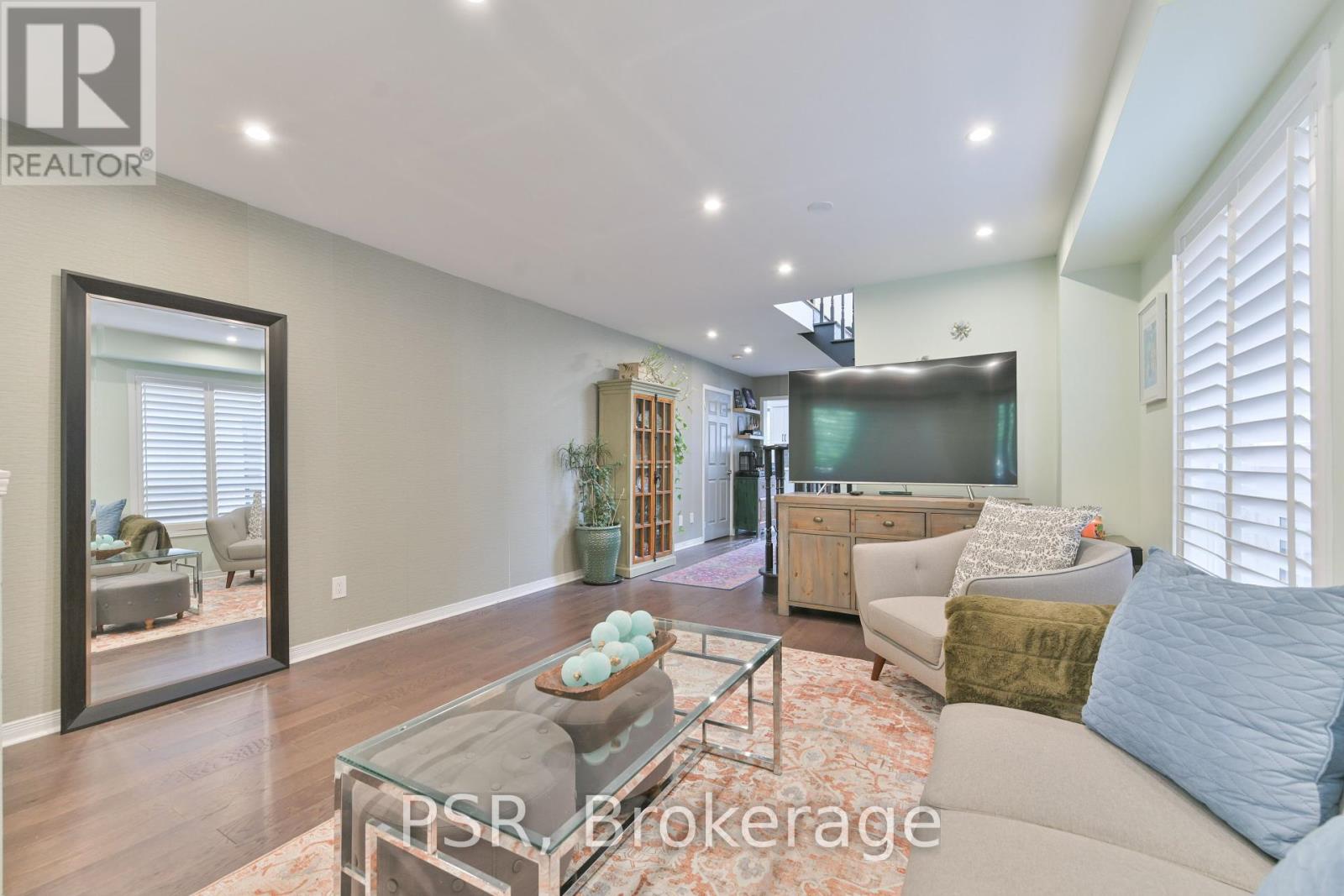 35 Arundel Drive, Vaughan, Ontario  L4H 2E6 - Photo 8 - N12453719