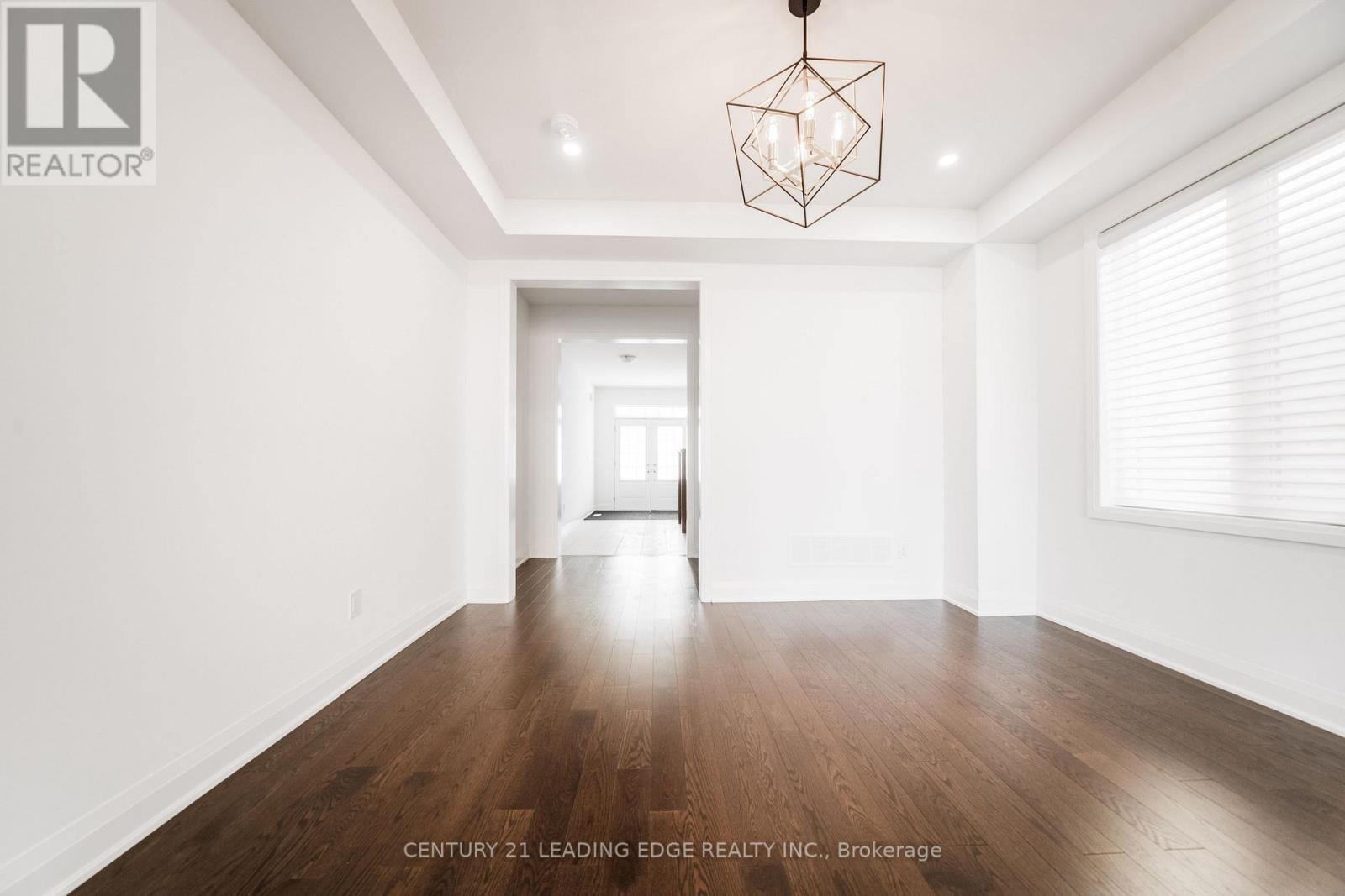 21 Marlene Johnston Drive, East Gwillimbury, Ontario  L9N 0W7 - Photo 11 - N12453764