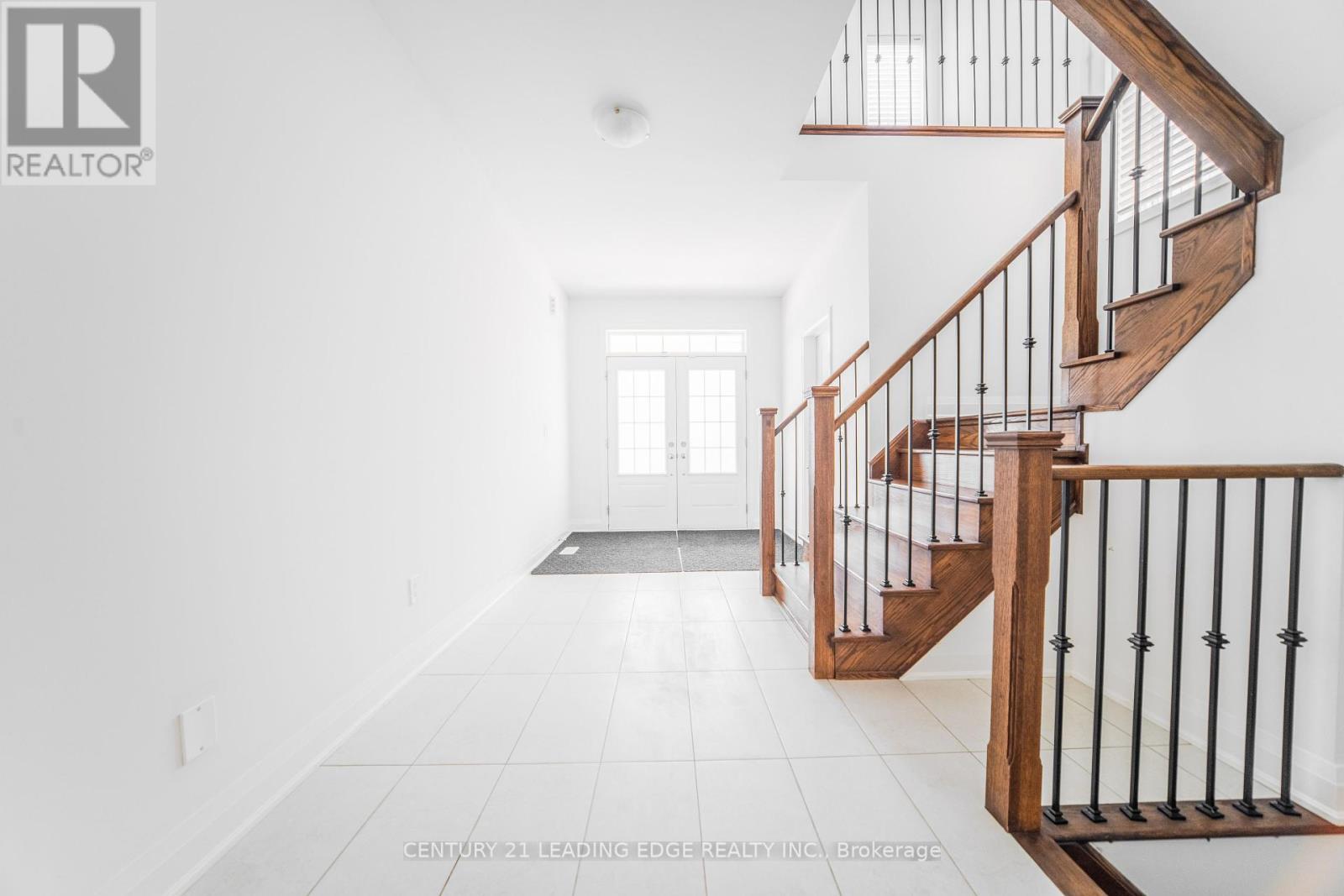 21 Marlene Johnston Drive, East Gwillimbury, Ontario  L9N 0W7 - Photo 13 - N12453764