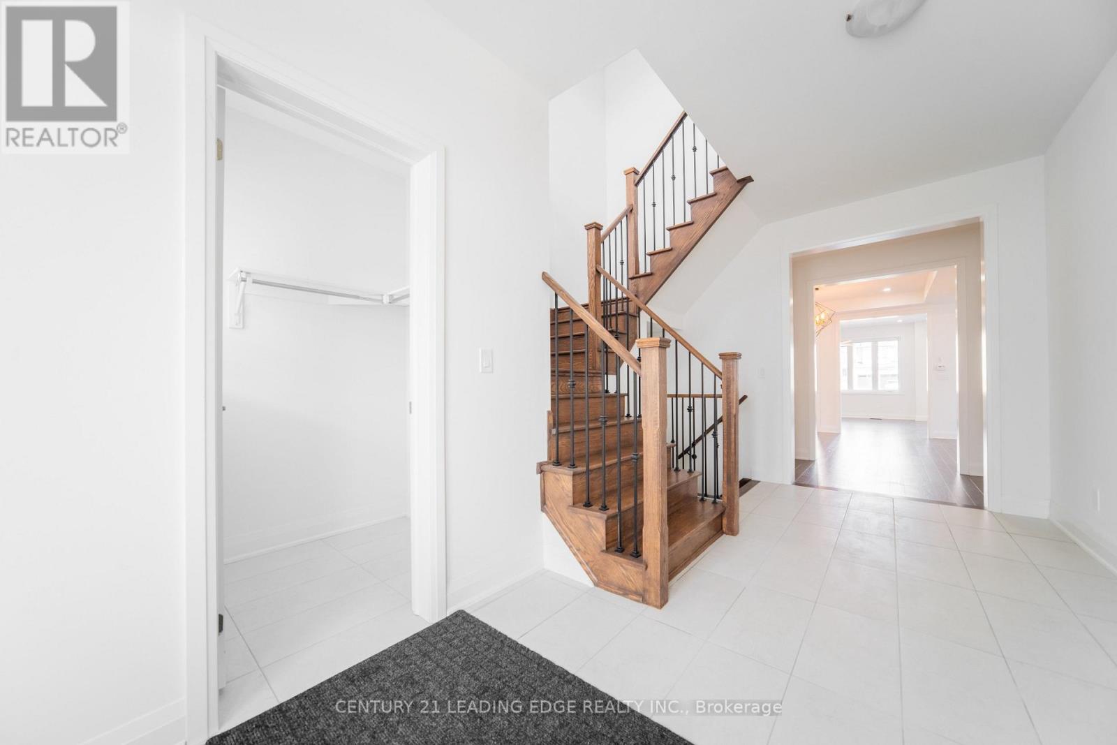 21 Marlene Johnston Drive, East Gwillimbury, Ontario  L9N 0W7 - Photo 15 - N12453764