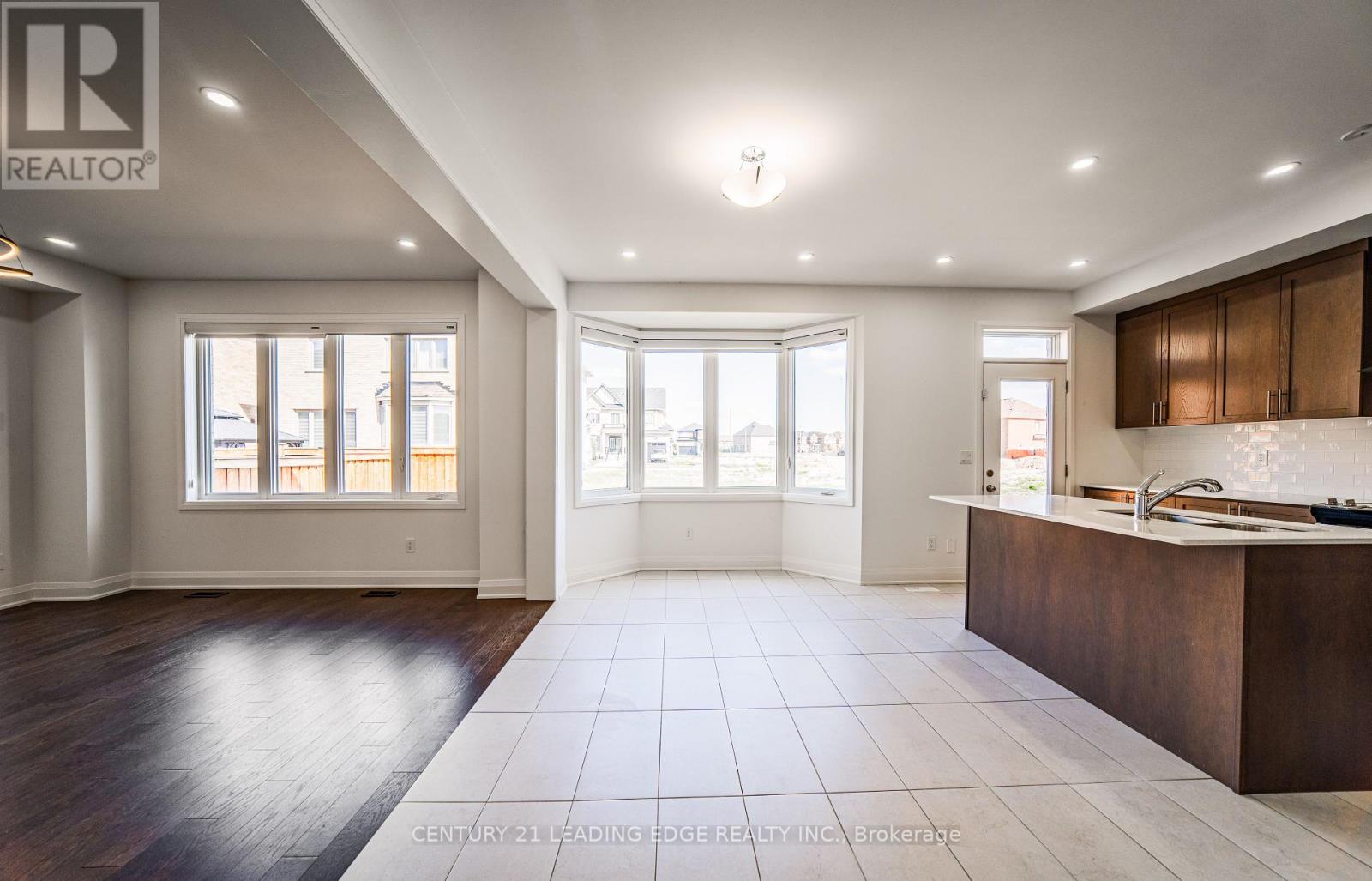 21 Marlene Johnston Drive, East Gwillimbury, Ontario  L9N 0W7 - Photo 23 - N12453764