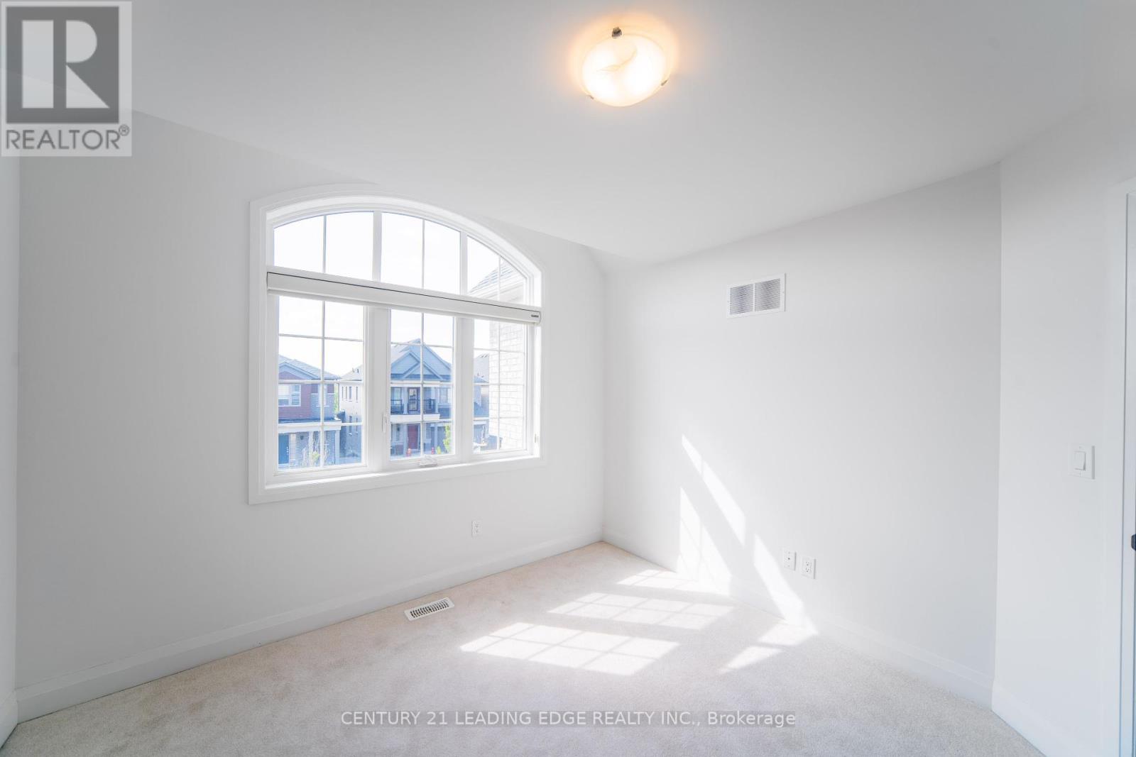 21 Marlene Johnston Drive, East Gwillimbury, Ontario  L9N 0W7 - Photo 30 - N12453764