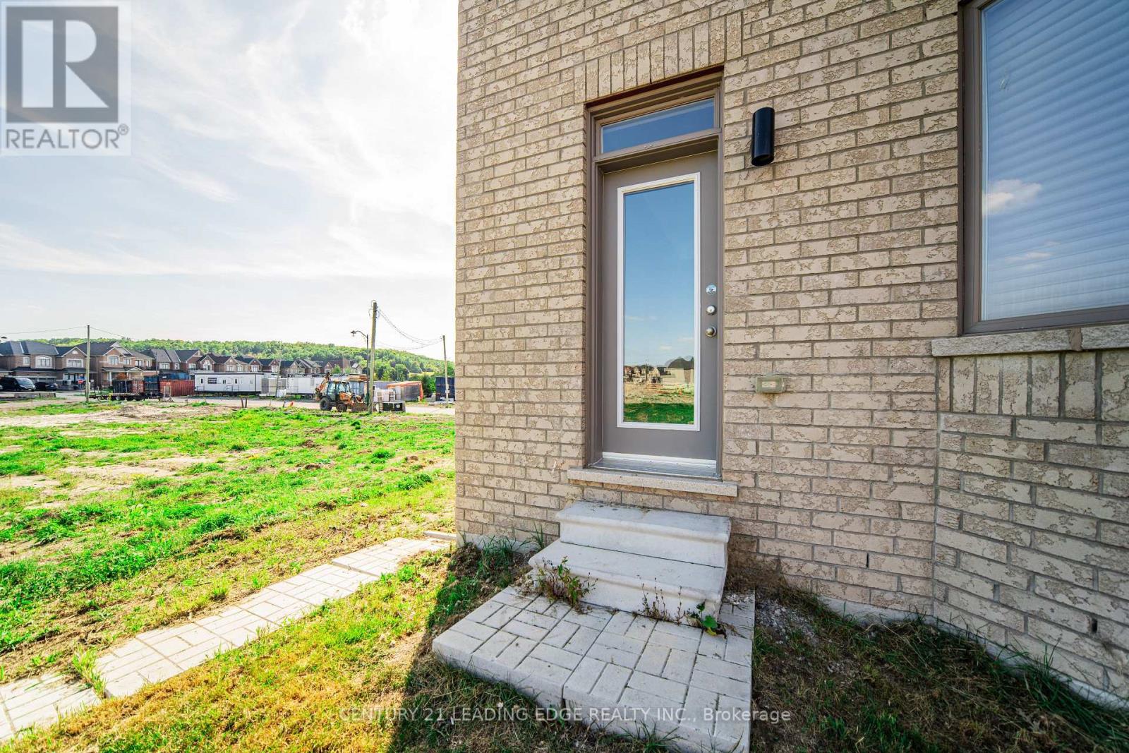 21 Marlene Johnston Drive, East Gwillimbury, Ontario  L9N 0W7 - Photo 45 - N12453764