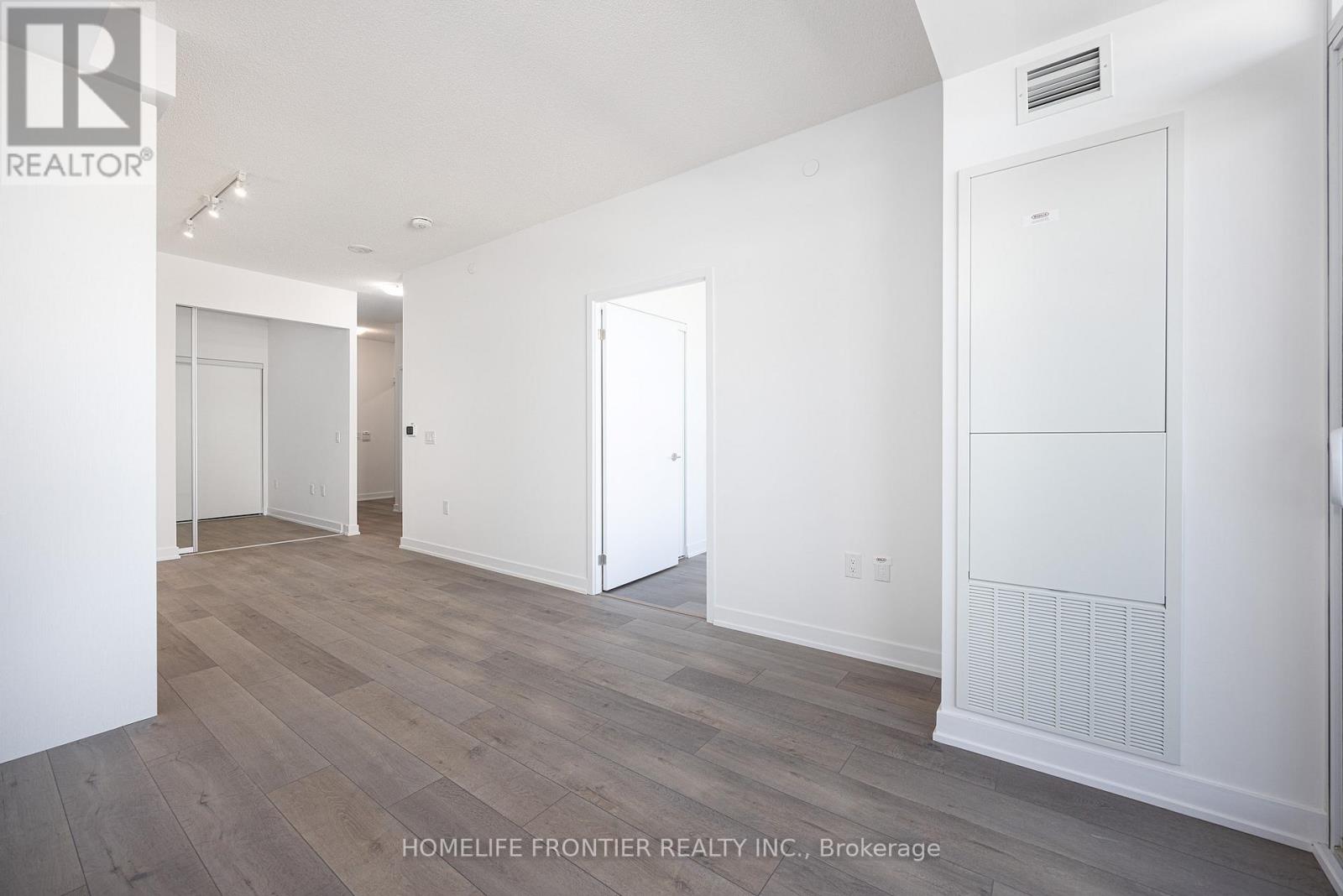 819 - 38 Honey Crisp Crescent, Vaughan, Ontario  L4K 5Z8 - Photo 10 - N12453767