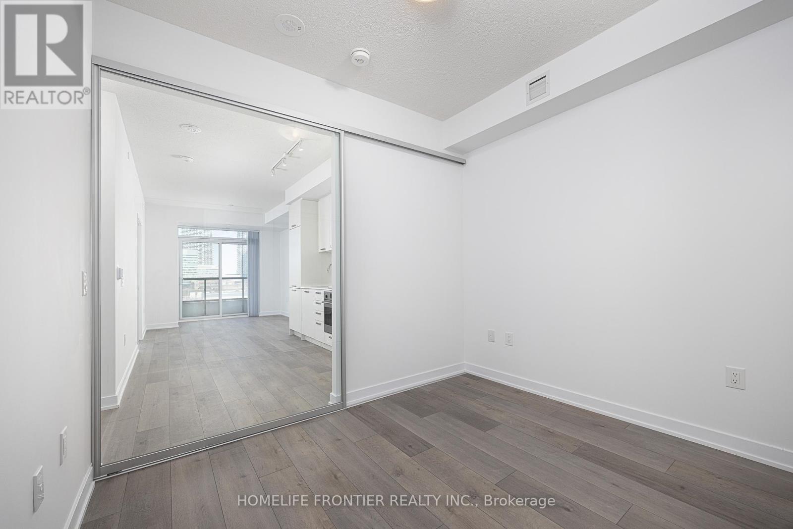 819 - 38 Honey Crisp Crescent, Vaughan, Ontario  L4K 5Z8 - Photo 18 - N12453767
