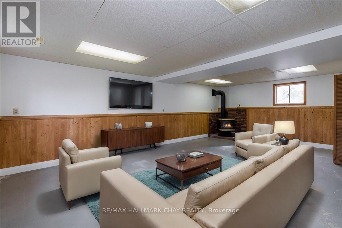 1063 Wood Street, Innisfil, Ontario  L0L 1K0 - Photo 15 - N12453775