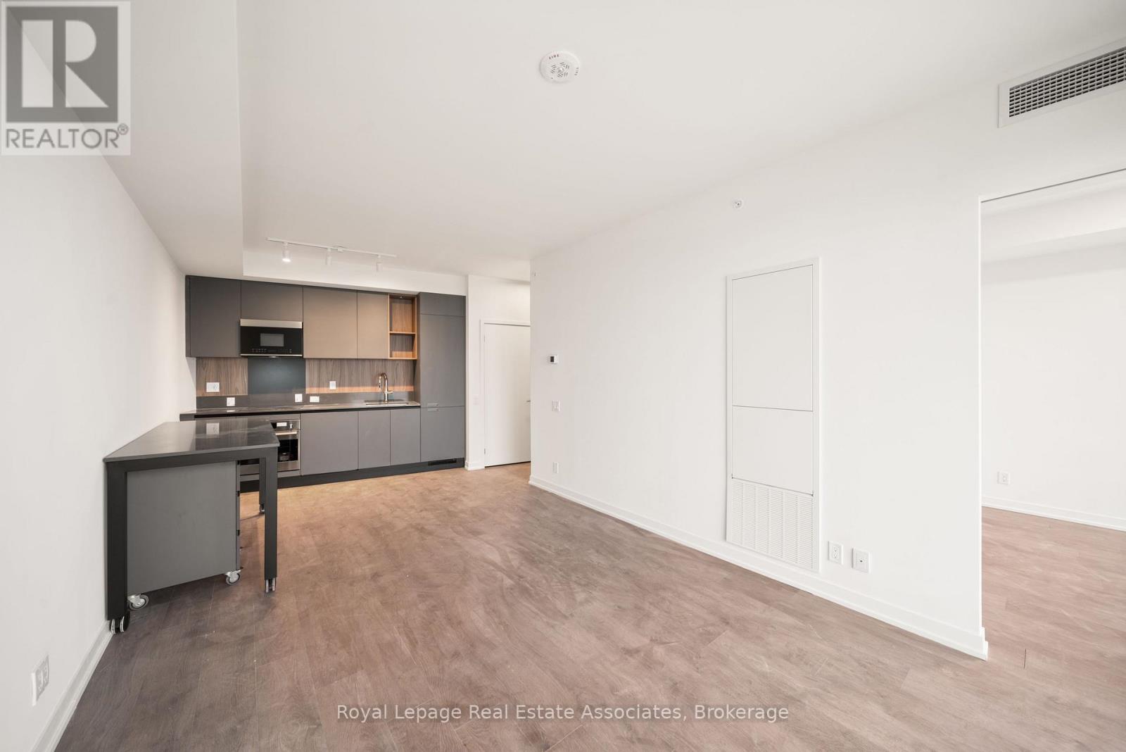 2710 - 39 Mary Street, Barrie, Ontario  L4N 1S9 - Photo 6 - S12453691