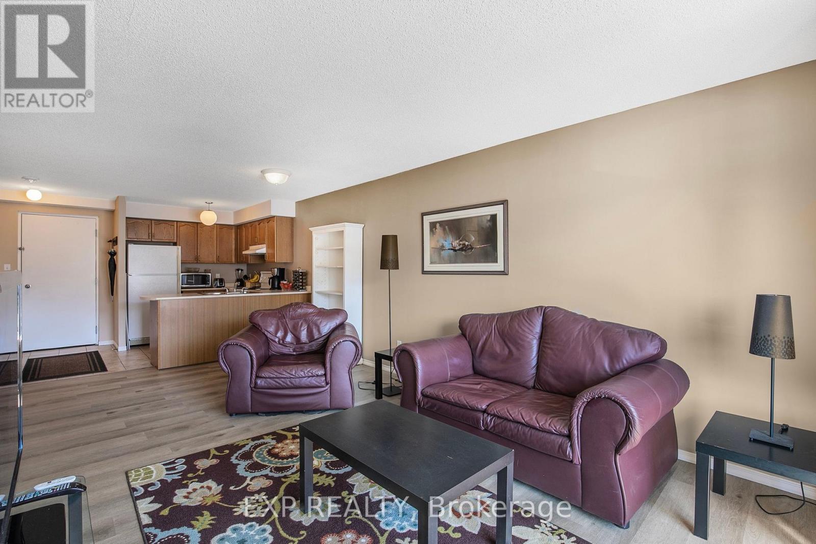 303 - 107 Bond Street, Orillia, Ontario  L3V 1J7 - Photo 11 - S12453733