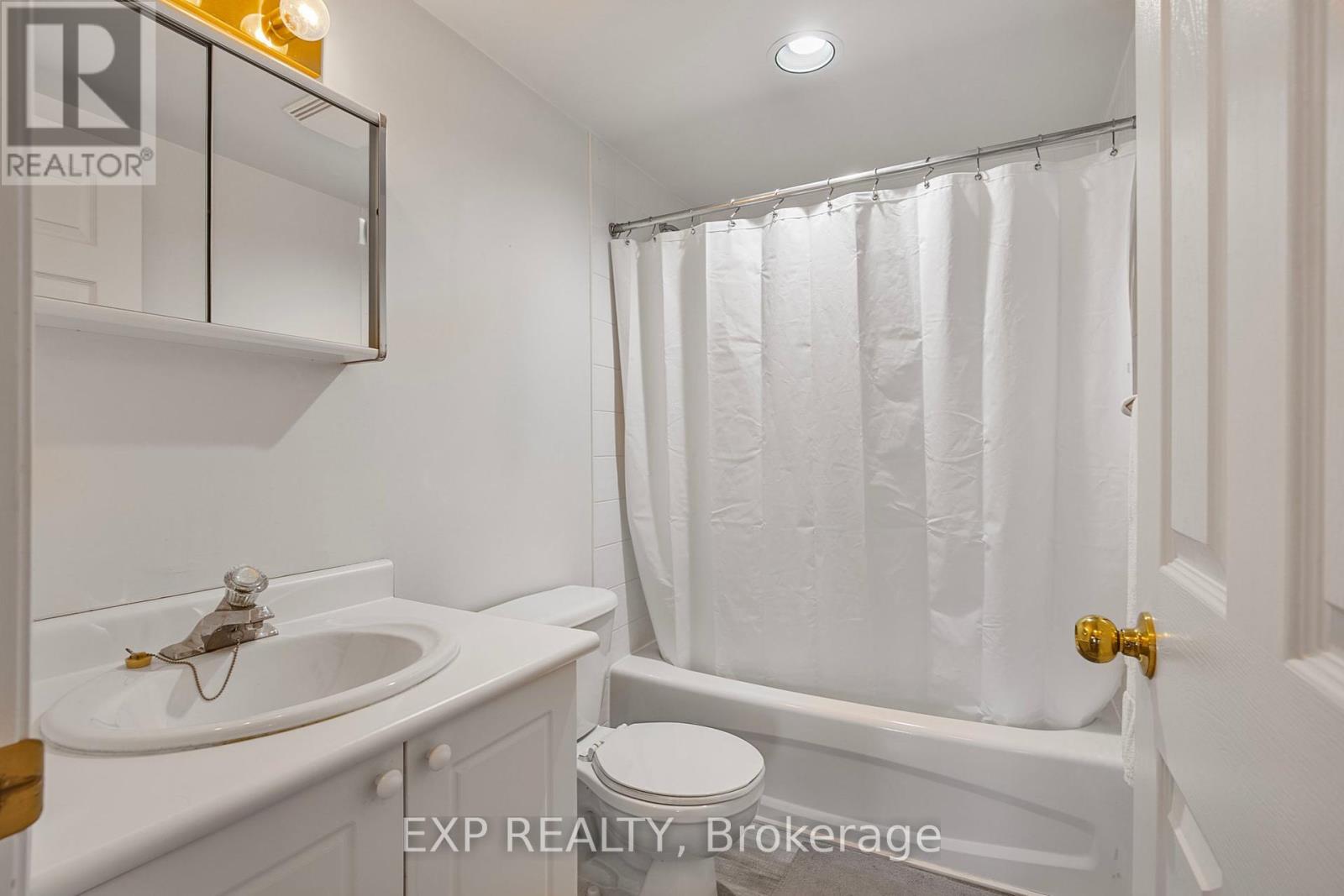 303 - 107 Bond Street, Orillia, Ontario  L3V 1J7 - Photo 16 - S12453733