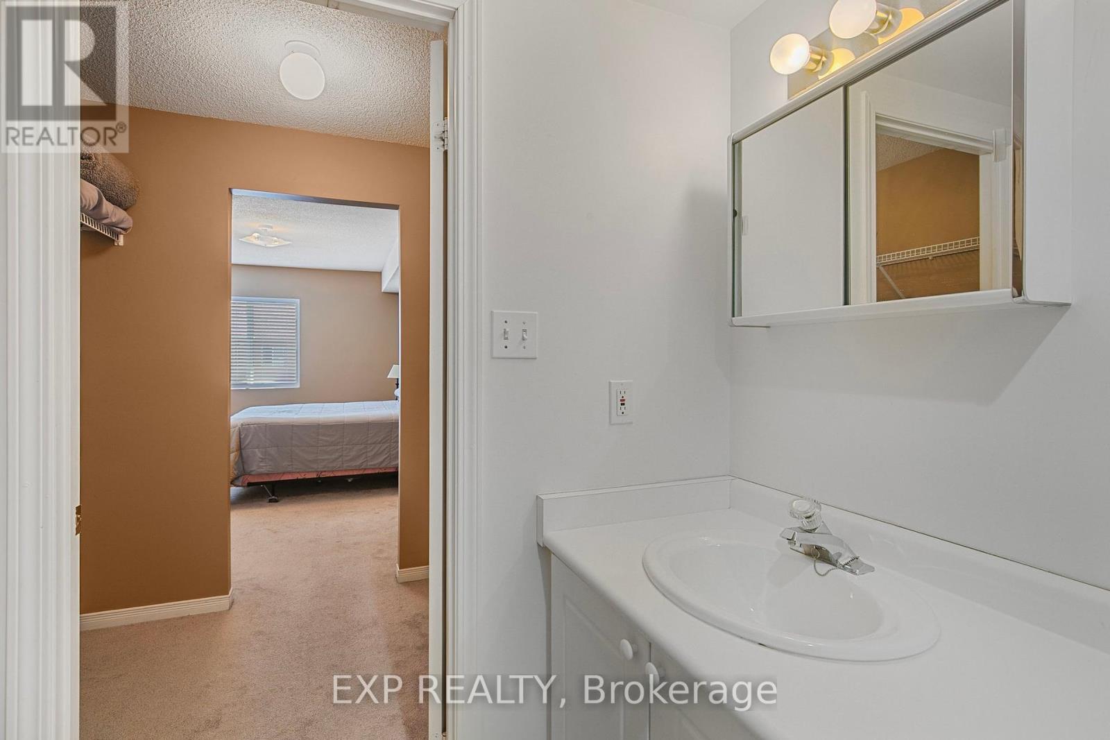 303 - 107 Bond Street, Orillia, Ontario  L3V 1J7 - Photo 23 - S12453733