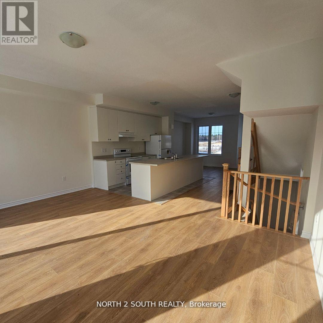11 Lana Circle, Wasaga Beach, Ontario  L9Z 0L2 - Photo 6 - S12453828