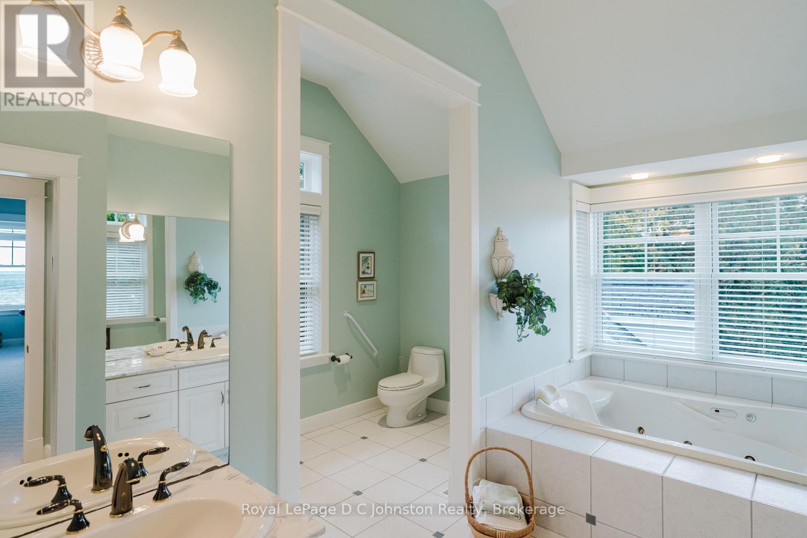 139 Knowles Lane, Saugeen Shores, Ontario  N0H 2L0 - Photo 47 - X12453874