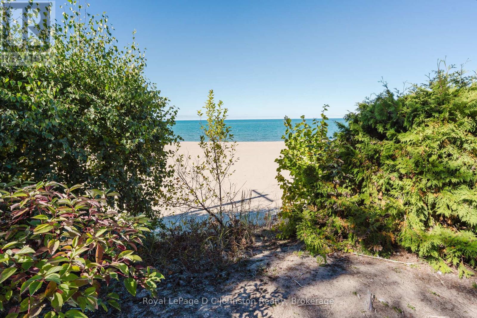 139 Knowles Lane, Saugeen Shores, Ontario  N0H 2L0 - Photo 5 - X12453874