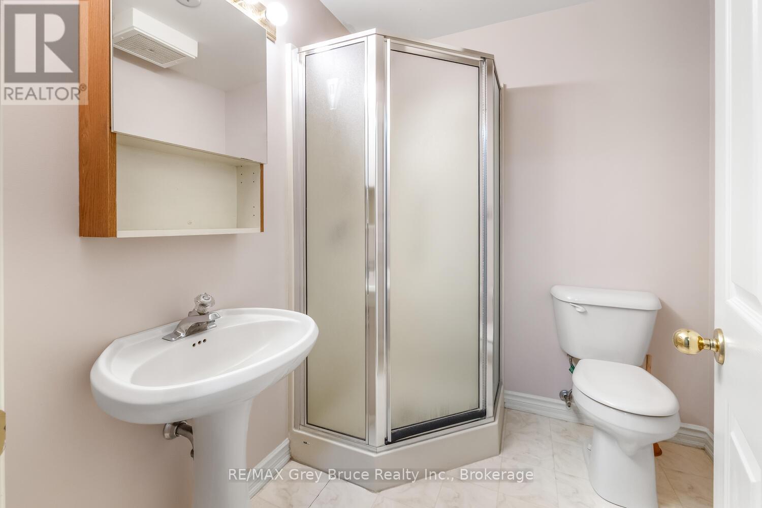 2555 3rd Ave Avenue, Owen Sound, Ontario  N4K 6T8 - Photo 18 - X12453912