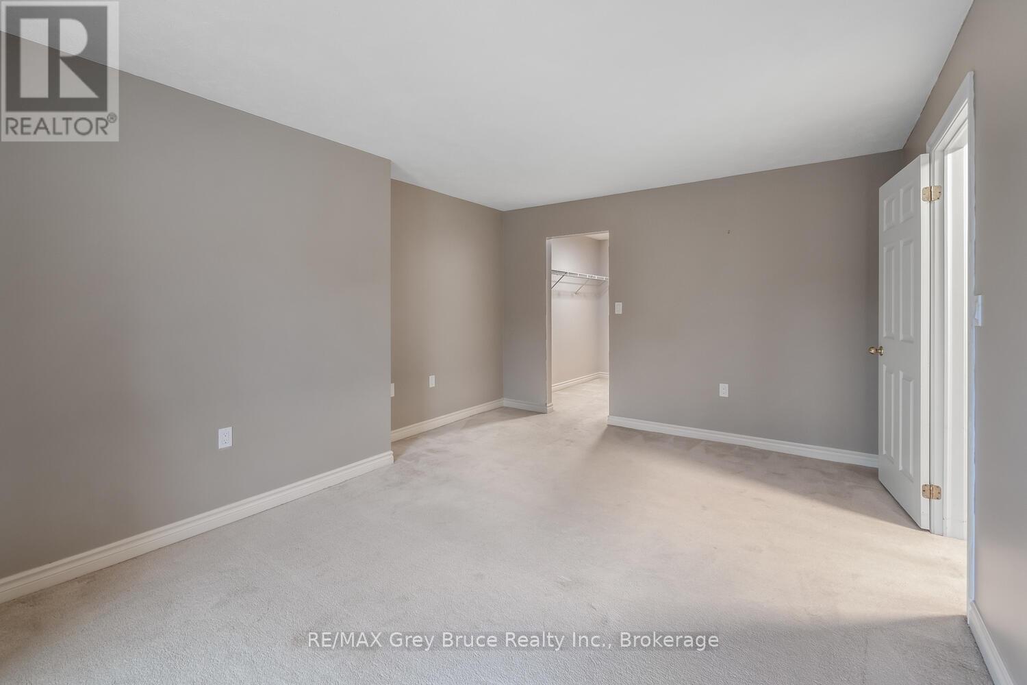 2555 3rd Ave Avenue, Owen Sound, Ontario  N4K 6T8 - Photo 20 - X12453912