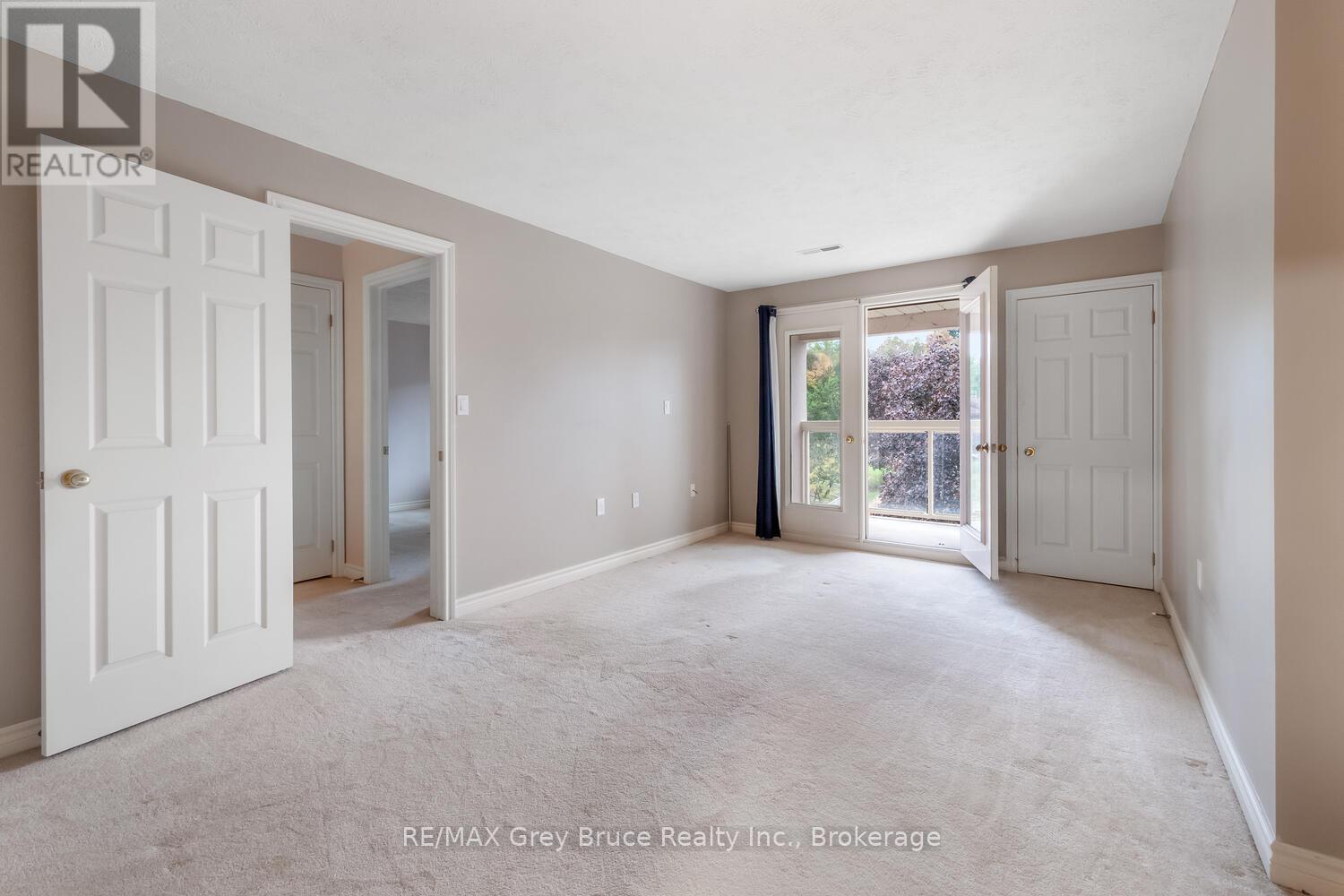 2555 3rd Ave Avenue, Owen Sound, Ontario  N4K 6T8 - Photo 23 - X12453912