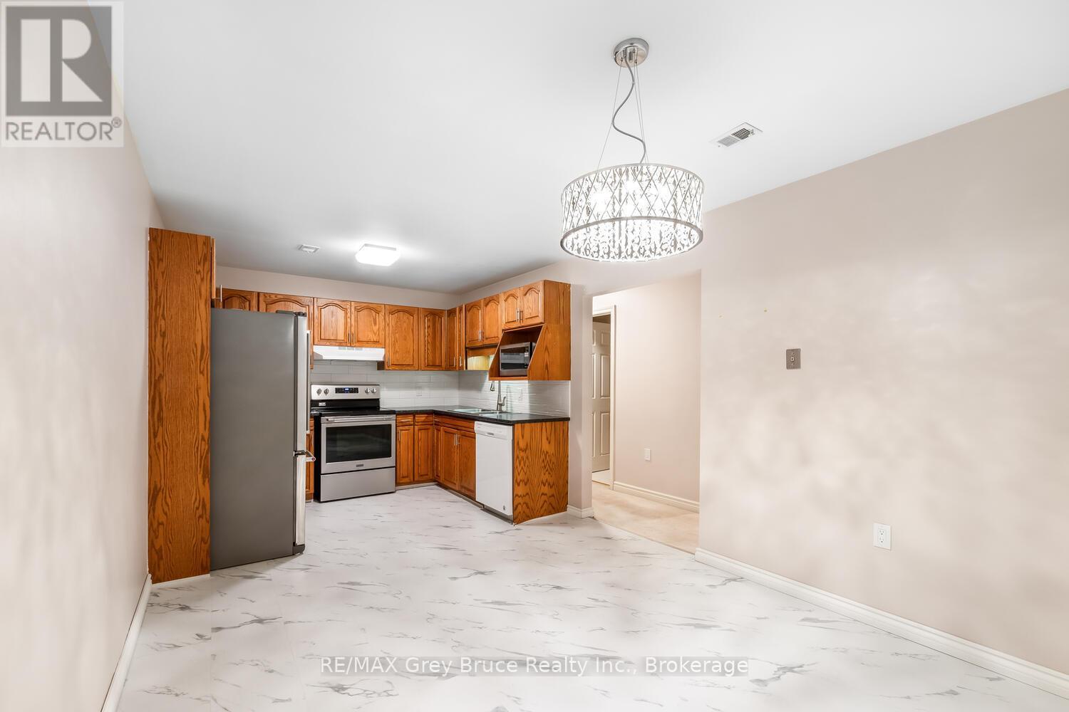 2555 3rd Ave Avenue, Owen Sound, Ontario  N4K 6T8 - Photo 27 - X12453912