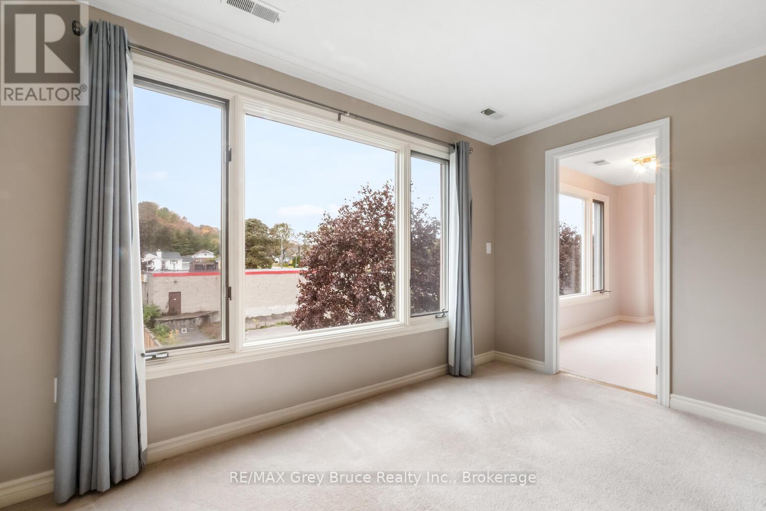 2555 3rd Ave Avenue, Owen Sound, Ontario  N4K 6T8 - Photo 37 - X12453912