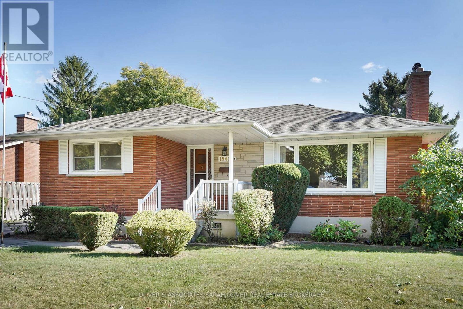 1941 Royal Crescent, London East (East I), Ontario  N5V 1N6 - Photo 2 - X12453858