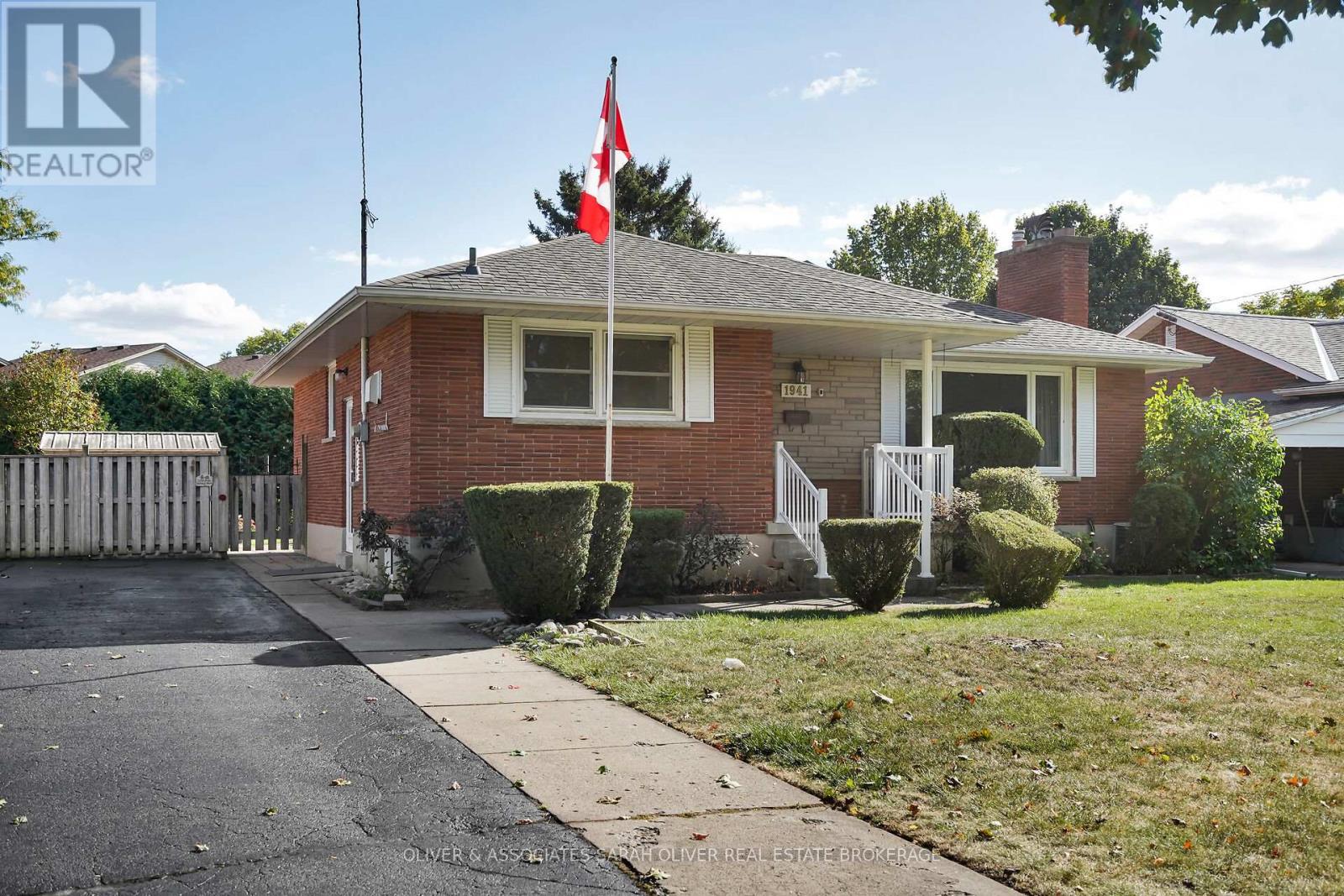 1941 Royal Crescent, London East (East I), Ontario  N5V 1N6 - Photo 3 - X12453858