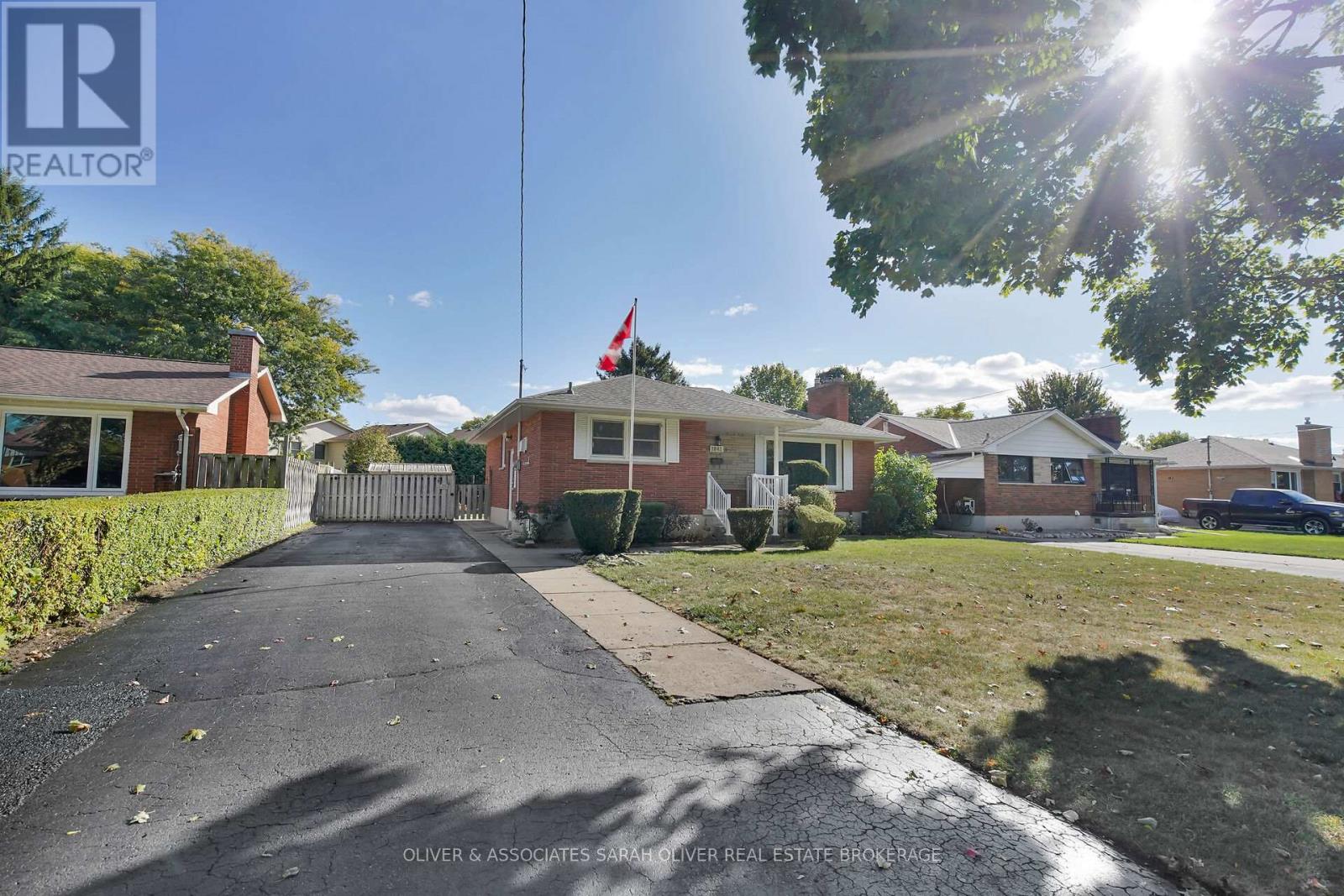 1941 Royal Crescent, London East (East I), Ontario  N5V 1N6 - Photo 4 - X12453858