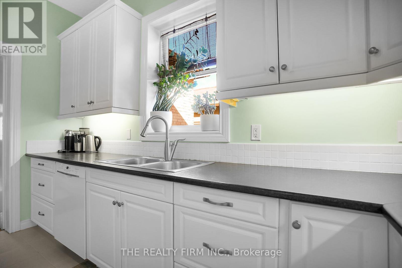 317 Simcoe Street, London East (East K), Ontario  N6B 1J4 - Photo 18 - X12453869